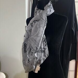DANA BUCHMAN 100% GREY & BLACK SILK SCARF 
43x43in‎
